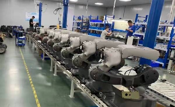 國產(chǎn)機(jī)器人成長快速&ldquo;堵點(diǎn)&rdquo;待解