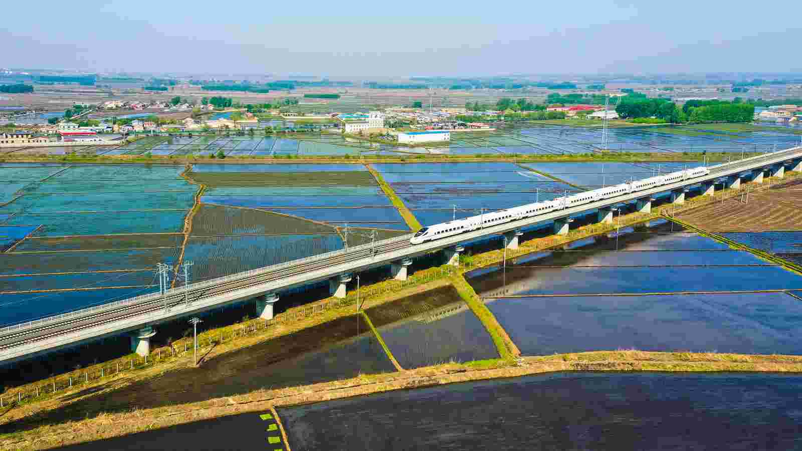 穿越寒地凍土　&ldquo;網(wǎng)出&rdquo;高鐵經(jīng)濟圈