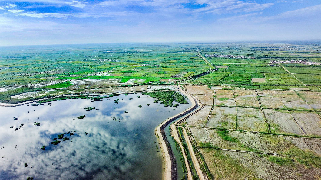 落霞與孤鶩齊飛　秋水共長天一色&mdash;&mdash;內(nèi)蒙古烏梁素海流域生態(tài)治理修復工程見聞
